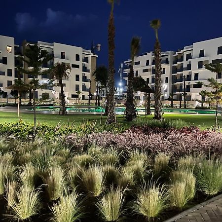 Luxury Apartment With Pool Мартил Екстериор снимка