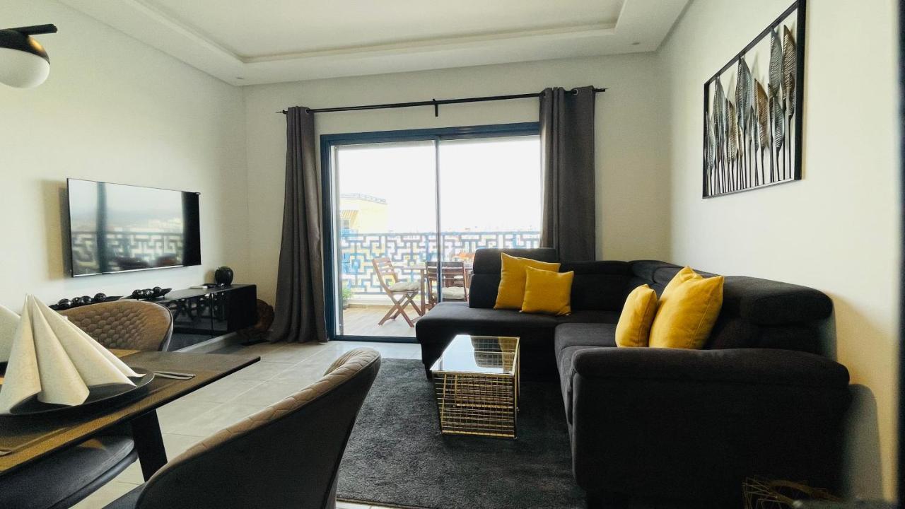 Luxury Apartment With Pool Мартил Екстериор снимка