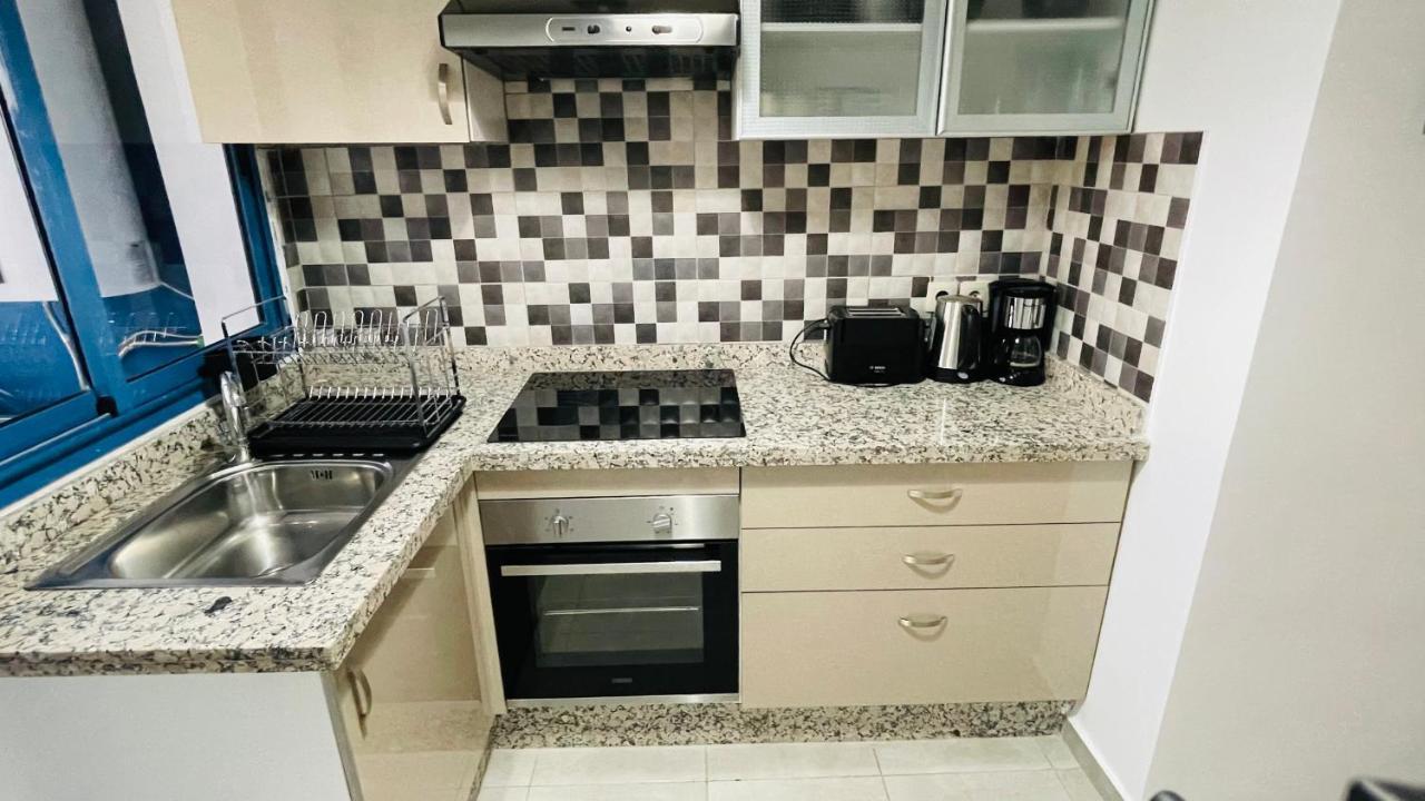 Luxury Apartment With Pool Мартил Екстериор снимка